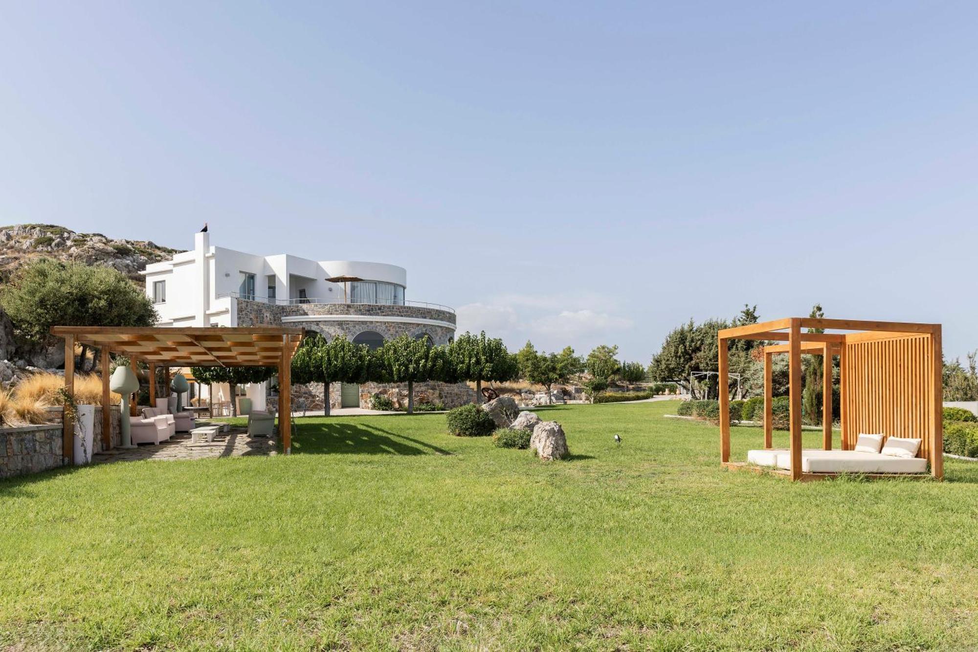 Kouros Exclusive Hotel & Suites - Adults Only ฟาลิรากี ภายนอก รูปภาพ