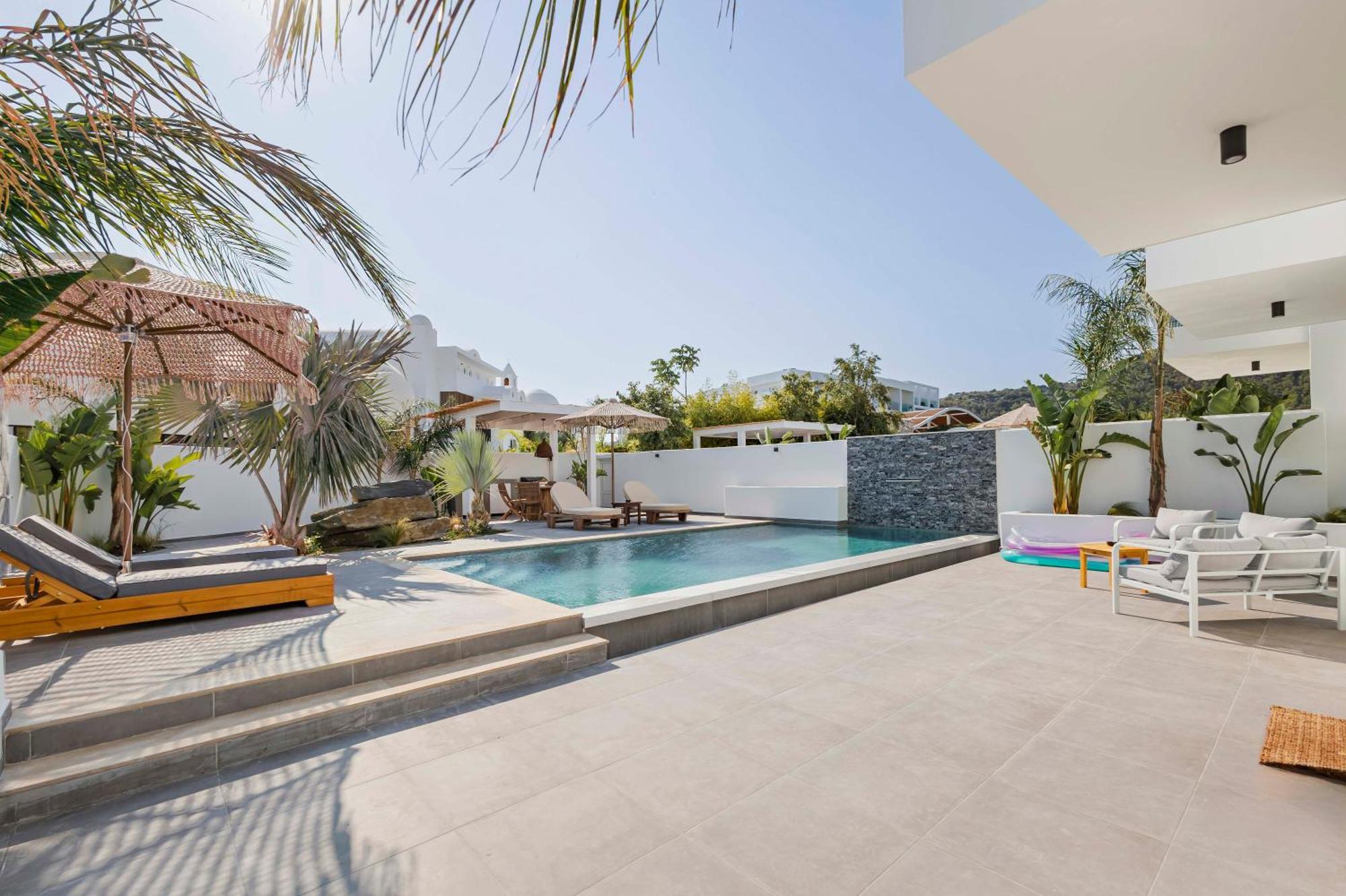 Kouros Exclusive Hotel & Suites - Adults Only ฟาลิรากี ภายนอก รูปภาพ