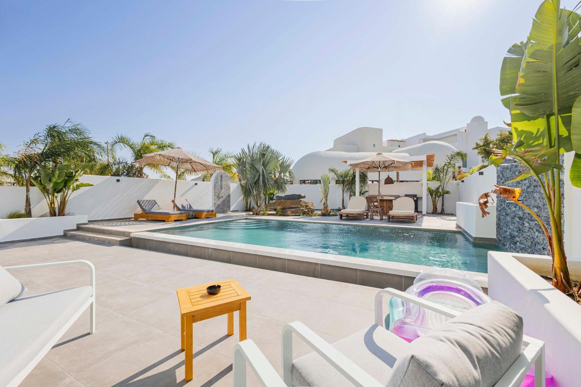 Kouros Exclusive Hotel & Suites - Adults Only ฟาลิรากี ภายนอก รูปภาพ